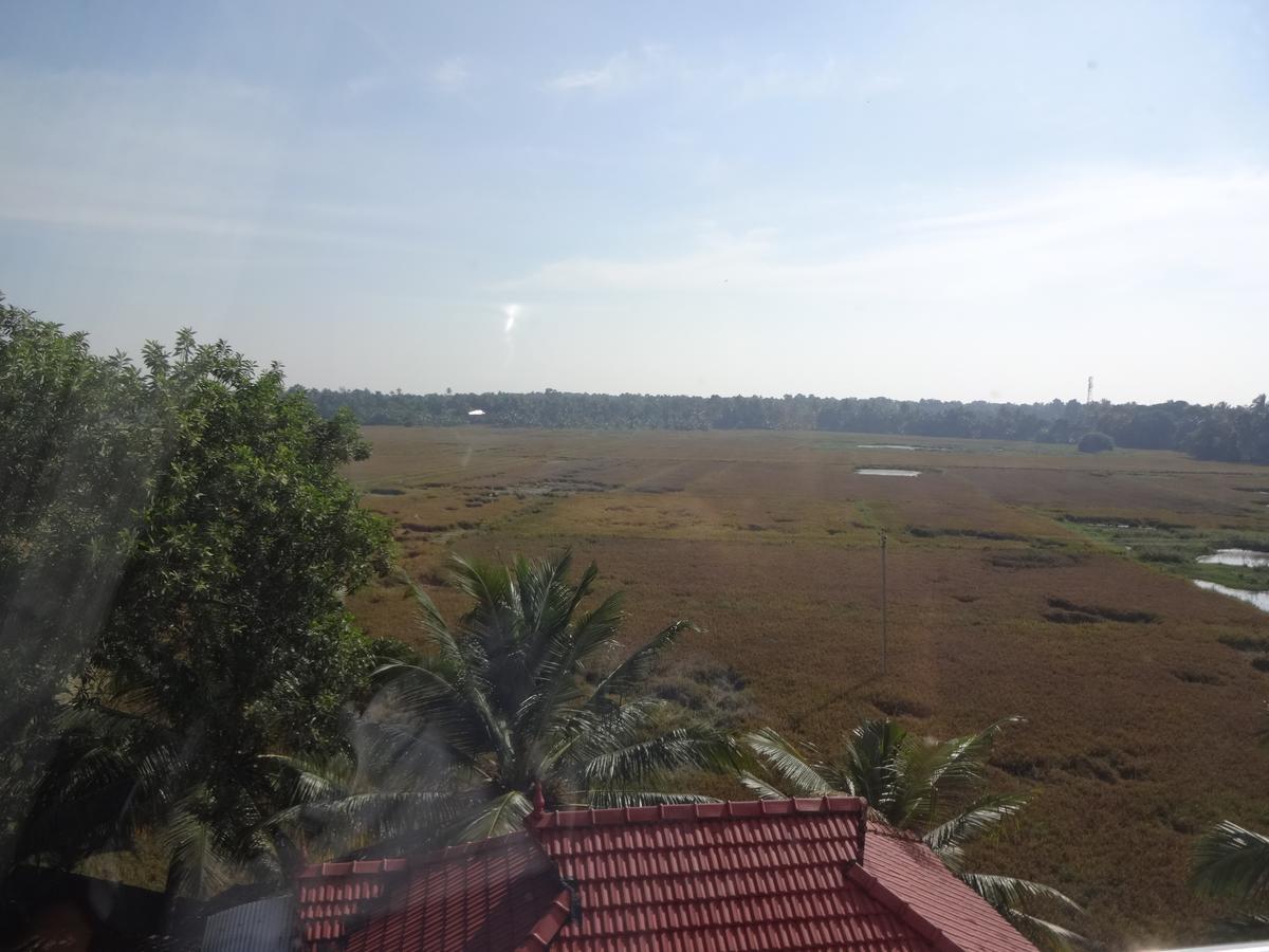 Royal Riviera Hotel Kumarakom Luaran gambar