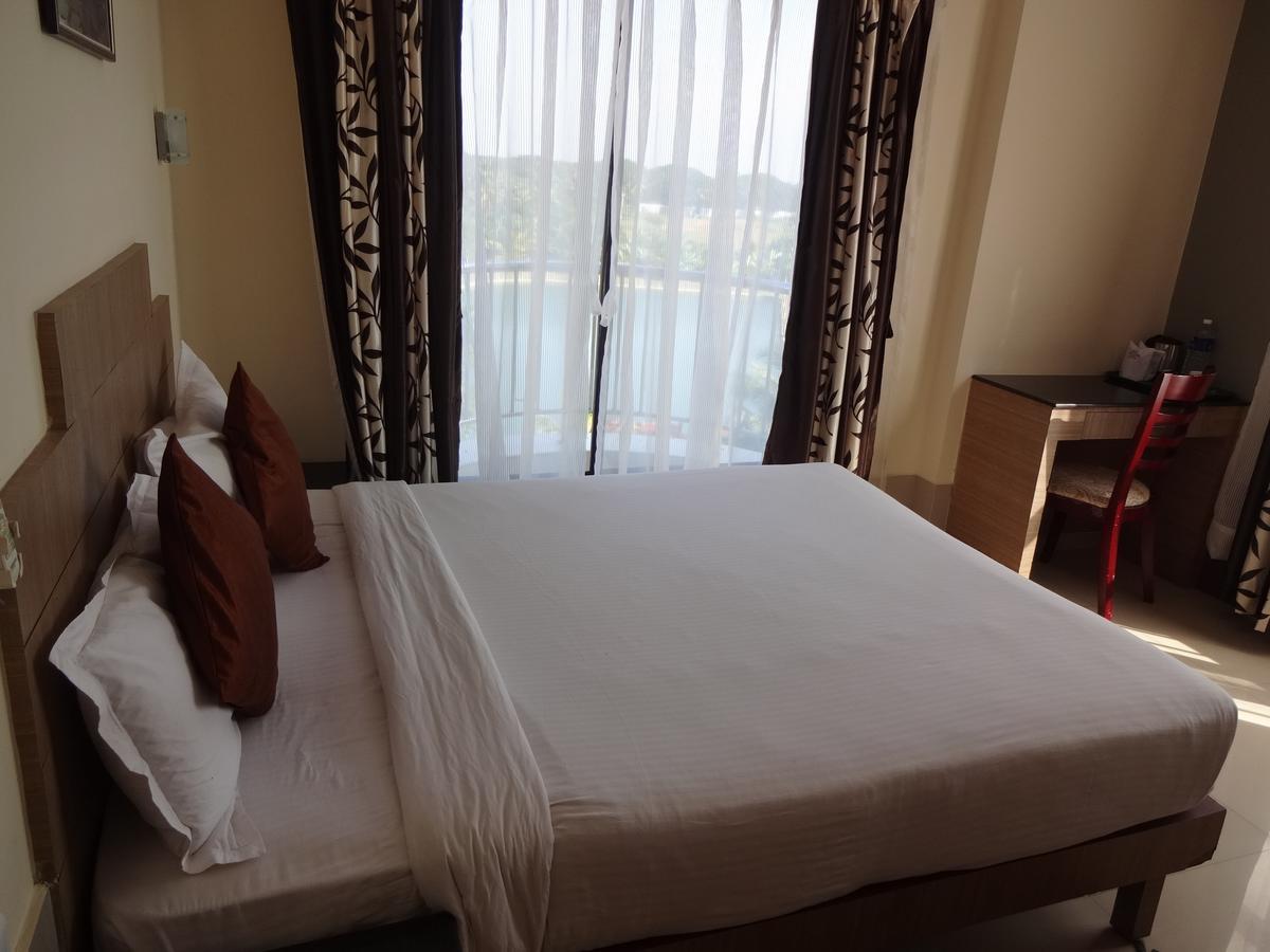 Royal Riviera Hotel Kumarakom Luaran gambar